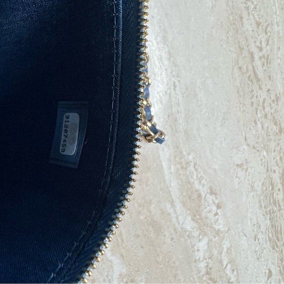 SOLD // 😭Chanel pearl crush vanity bag (2021) - Picture 2 of 10